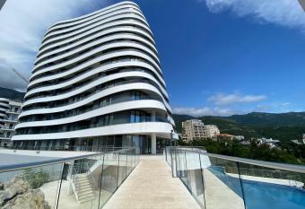 Skylark Apartment has Balcony rooms