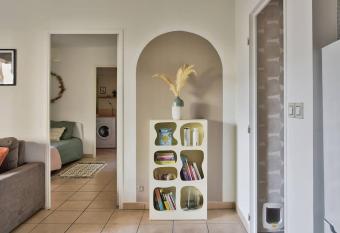 Le cocon de Maria has Balcony rooms