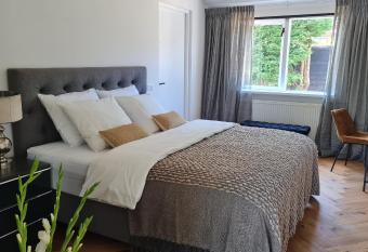 Bergen Delight has Balcony rooms