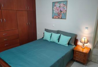 Violeta s House has Balcony rooms