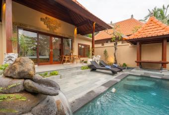 Tirtha Dawa Villa has Balcony rooms