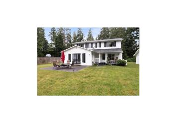 Spacious 4BR near naval shipyard, ferry to Seattle allows 18 year olds to book a room