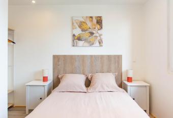 Appartement T3 centre-ville Chamb  ry confort & vue montagne has Balcony rooms