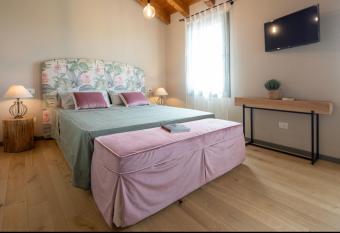 Agriturismo La Rosarnetta has Balcony rooms