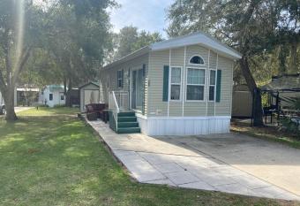 Little Lake Kerr-Maid has Balcony rooms