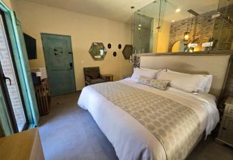 Carlo I !Un loft con encanto   nico en Val Quirico! allows 18 year olds to book a room