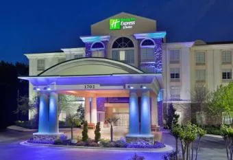 Budgetel Inn - Phenix City has Smoking rooms