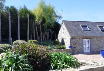 appartement pour 1 ou 2 personnes allows 18 year olds to book a room