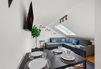 BackHome - BUSINESS&FAMILY - Parken, 3-Zimmer, SmartTV, Balkon, Waschmaschine, ruhige Stadtrand-Lage, Netflix, 60qm, 24h Checkin has Balcony rooms