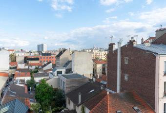 Cozy 29 m with view of the Sacr  -C  ur has Balcony rooms