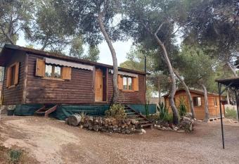 Casita de madera allows 18 year olds to book a room