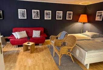 Apartment Parkplatz Garten Rad-Garage allows 18 year olds to book a room