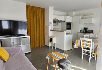 Les Myosotis, appartement de type 2 has Balcony rooms