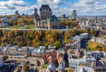 Penthouse, near old city has Balcony rooms