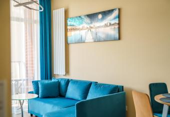 Apartament Aquamarine by HolidaySun has Balcony rooms