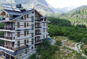 Nazaara - A Luxe Retreat has Smoking/Balcony rooms