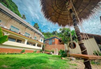 La Depa PP House has Balcony rooms