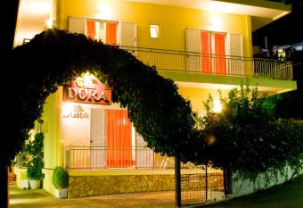 Villa Dora has Balcony rooms