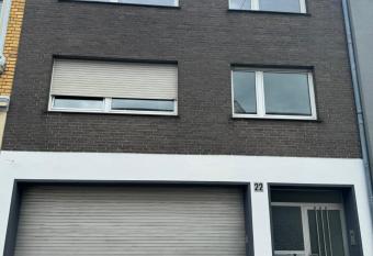 Monteurzimmer allows 18 year olds to book a room