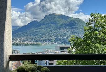 Panorama Suite in Lugano - Pazzallo allows 18 year olds to book a room