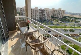 Marquise Hotel - Madinaty has Balcony rooms