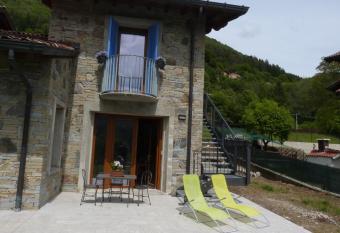 Giardino tra i laghi has Balcony rooms