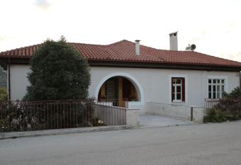 Villa Enoteca - Wine Experiences has Balcony rooms