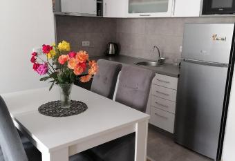 Apartman Zapadni Kej Pirot has Balcony rooms