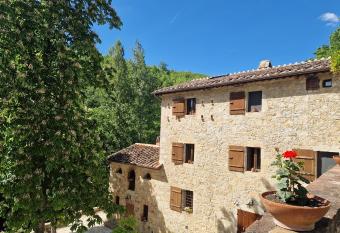 Molino di Cogno allows 18 year olds to book a room