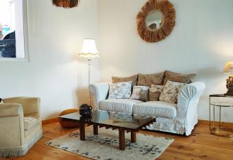 La 21 avenue des Corbi  res allows 18 year olds to book a room