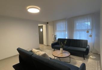 Central leilighet i Kristiansand - Hellemyr allows 18 year olds to book a room