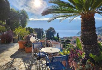 Villa Bethanie allows 18 year olds to book a room