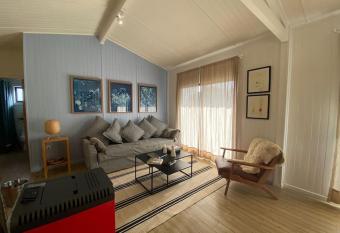 Incre  ble casa en medio de la naturaleza has rooms with a private hot tub