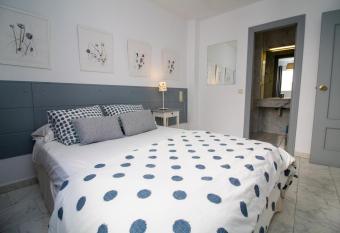 Hostal Berlin has Balcony rooms