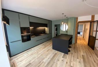 New 5min to Little Venice allows 18 year olds to book a room