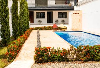 Casa Finca La Nana allows 18 year olds to book a room