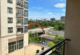 The Hangout ! has Balcony rooms