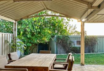 Hamilton Hill has Balcony rooms