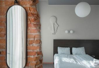 Resume Apartments, Dreamer Studio No 13 by URBAN RENT allows 18 year olds to book a room