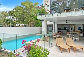 Belle Escapes Beach Manor has Balcony rooms