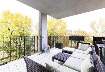 Via Europa 5 D has Balcony rooms