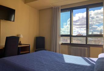 Hotel Condal allows 18 year olds to book a room