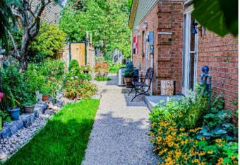 (null) has Balcony rooms