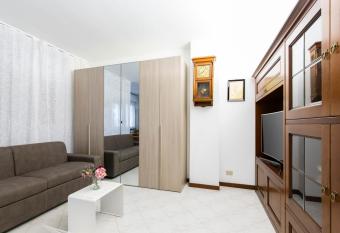 Pisani 4 has Balcony rooms