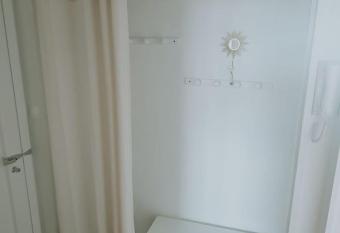 T4 meubl   proche commodit  s has Balcony rooms