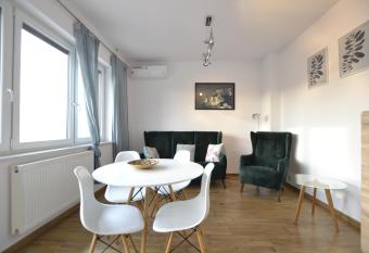 APARTAMENT K  ODNICKA z PARKINGIEM , Klimatyzacja has Balcony rooms