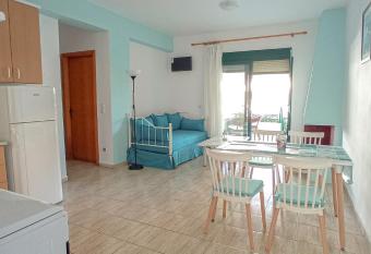 THALASSA - 2 Bedroom seaside appartment has Balcony rooms