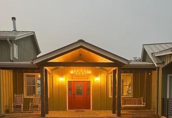 White Rabbit Ranch has Balcony rooms