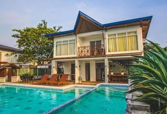 Ace Aquamarine Private Villa in Binangonan allows 18 year olds to book a room