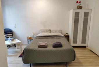 CHEZ NOUS pr  s Paris et Stade de France JO has Balcony rooms